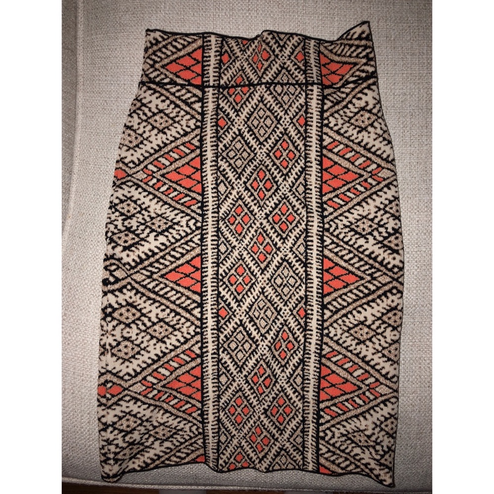 BCBGMAXAZRIA stretch bandage geometric print skirt